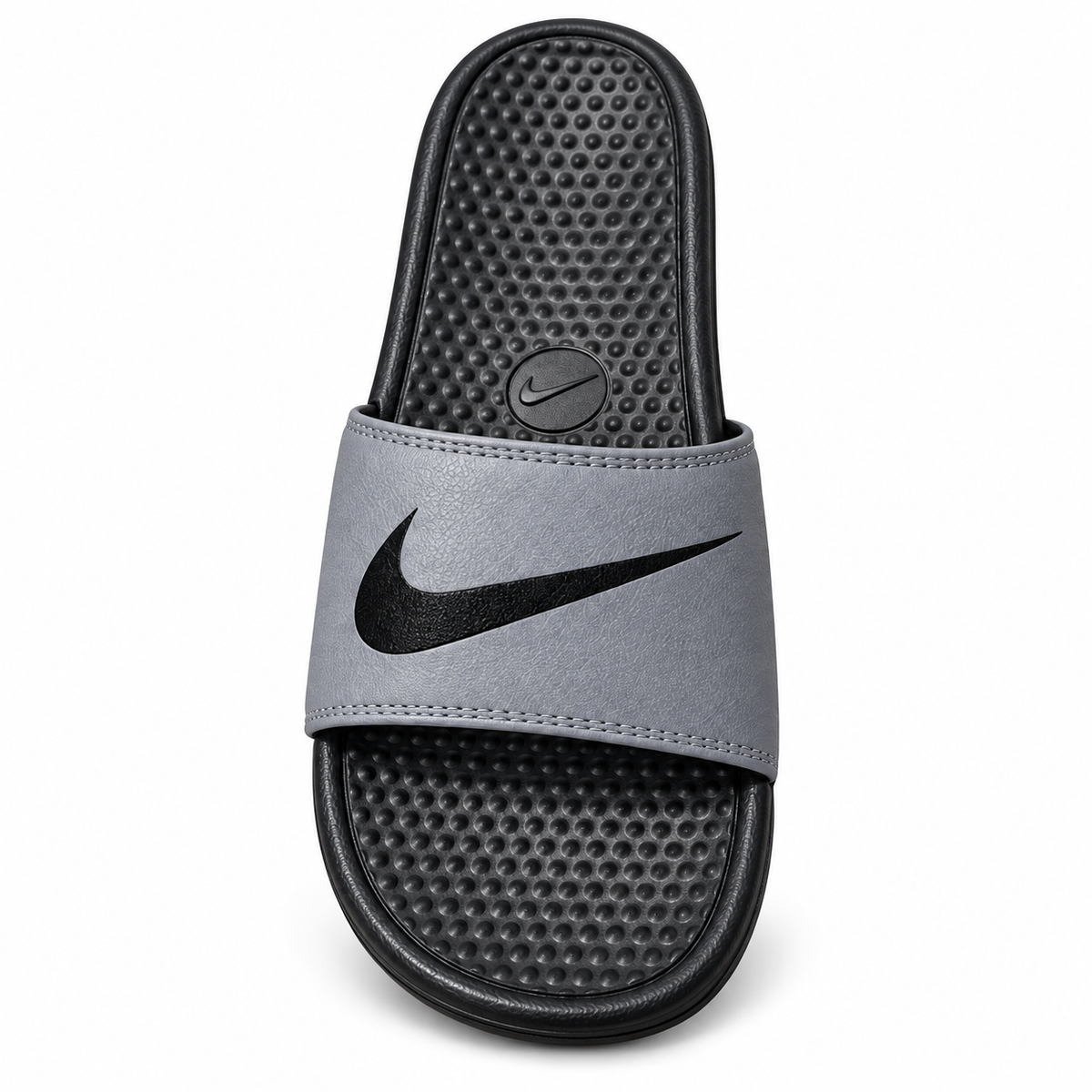 815√ single shoe on white